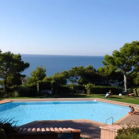 With Shared Pool In Saint-mandrier Apartman