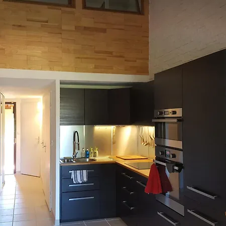Apartman With Shared Pool In Saint-mandrier